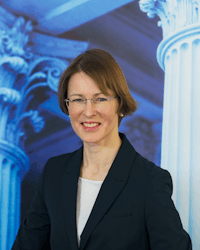 Elīna Zeltiņa